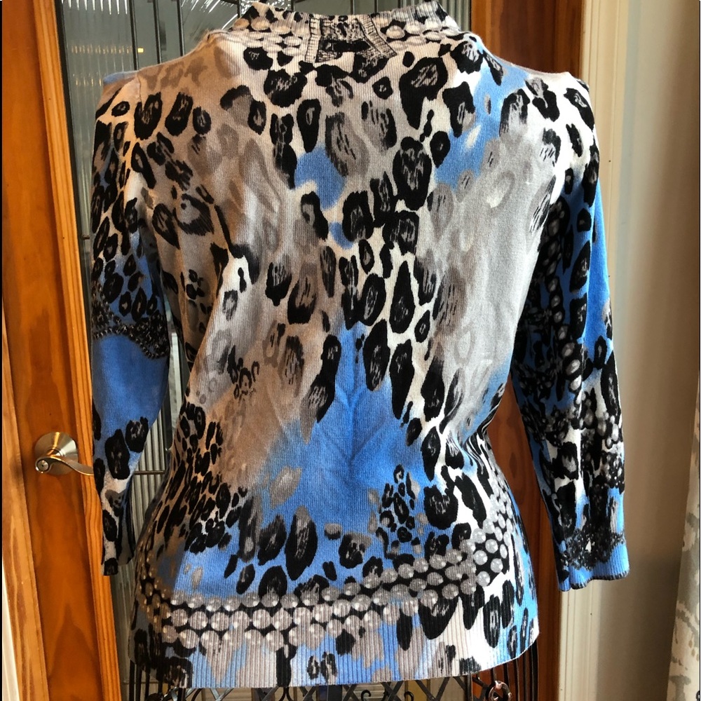 Button down sweater - Picture 2 of 5